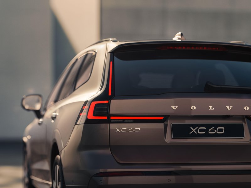 Volvo XC60 in XC90 - prenova + priključni hibrid