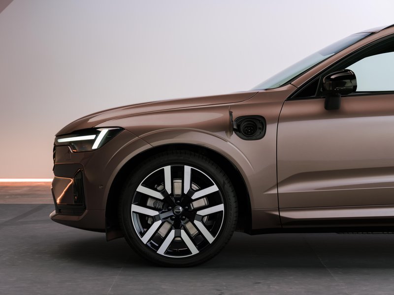 Volvo XC60 in XC90 - prenova + priključni hibrid