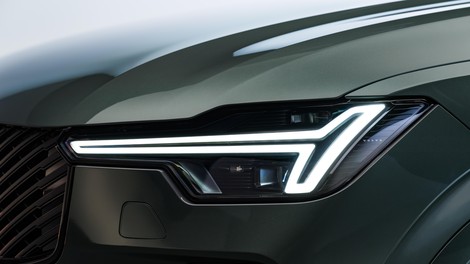 Volvo XC60 in XC90 - prenova + priključni hibrid
