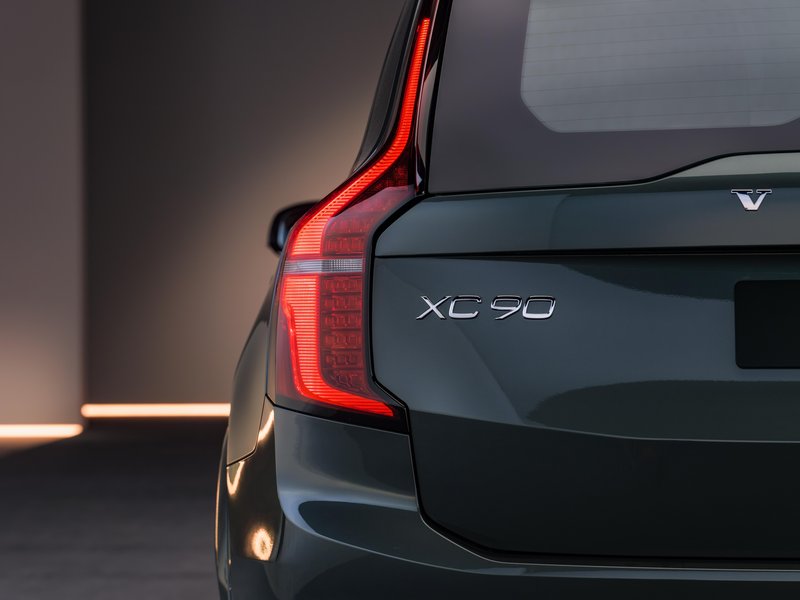 Volvo XC60 in XC90 - prenova + priključni hibrid
