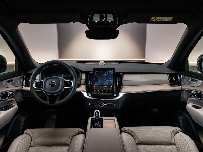 Volvo XC60 in XC90 - prenova + priključni hibrid