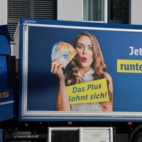 Lidl je poslal na javne ceste nenavaden tovornjak: prostora za voznika sploh nima