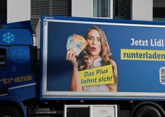 Lidl je poslal na javne ceste nenavaden tovornjak: prostora za voznika sploh nima