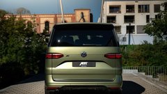 Volkswagnova Multivan in California na obisku pri športnih kirurgih
