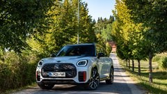 
                                                         MINI Countryman JCW