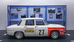 
                                                         Renaultov retro športnik samo za oči, ne pa tudi za na cesto