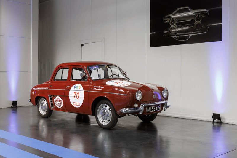 Renaultov retro športnik samo za oči, ne pa tudi za na cesto