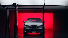 
                                                         Alfa Romeo Luna Rosa