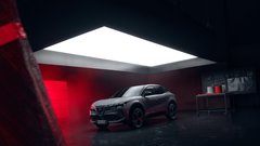 
                                                         Alfa Romeo Luna Rosa