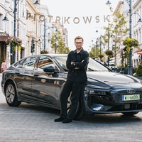 Polnilnice ni potreboval kar 1.338 kilometrov: Rekord, ki ga je postavil serijski Audi