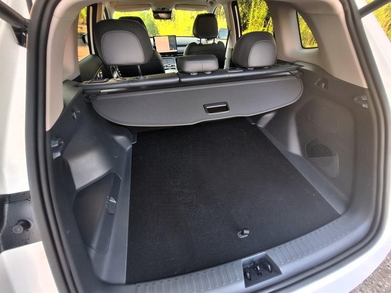 Test: Geely Starray EM-i Max – Trud je opazen, dodaten pa dobrodošel