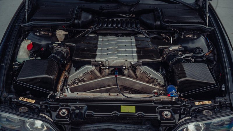 Skrivnost nekdanjega šefa Volkswagna: BMW M5 s Volkswagnovim desetvaljnikom