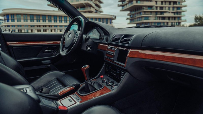Skrivnost nekdanjega šefa Volkswagna: BMW M5 s Volkswagnovim desetvaljnikom