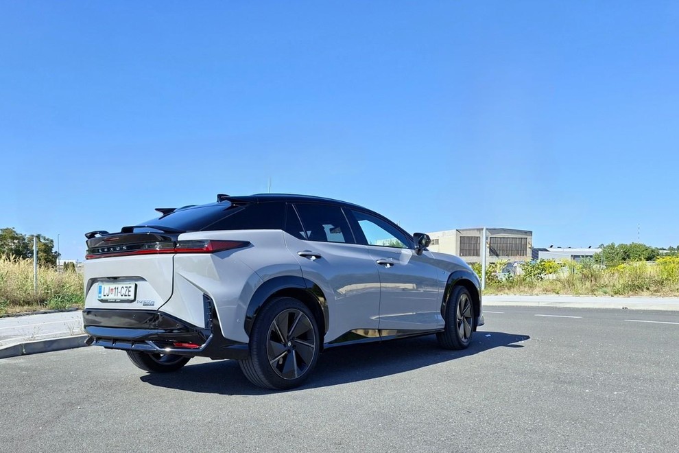 Test: Lexus RZ 550 F-Sport - Ne bo za vsakogar …