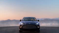 
                                                         Aston Martin DBX GT