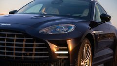 
                                                         Aston Martin DBX GT