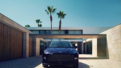 
                                                         Aston Martin DBX GT