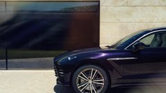 
                                                         Aston Martin DBX GT