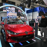 Volkswagen obrača tok: avtomobili iz kitajskih tovarn zdaj odhajajo v Severno Ameriko