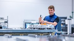 
                                                         BMW - otvoritev tovarne baterij