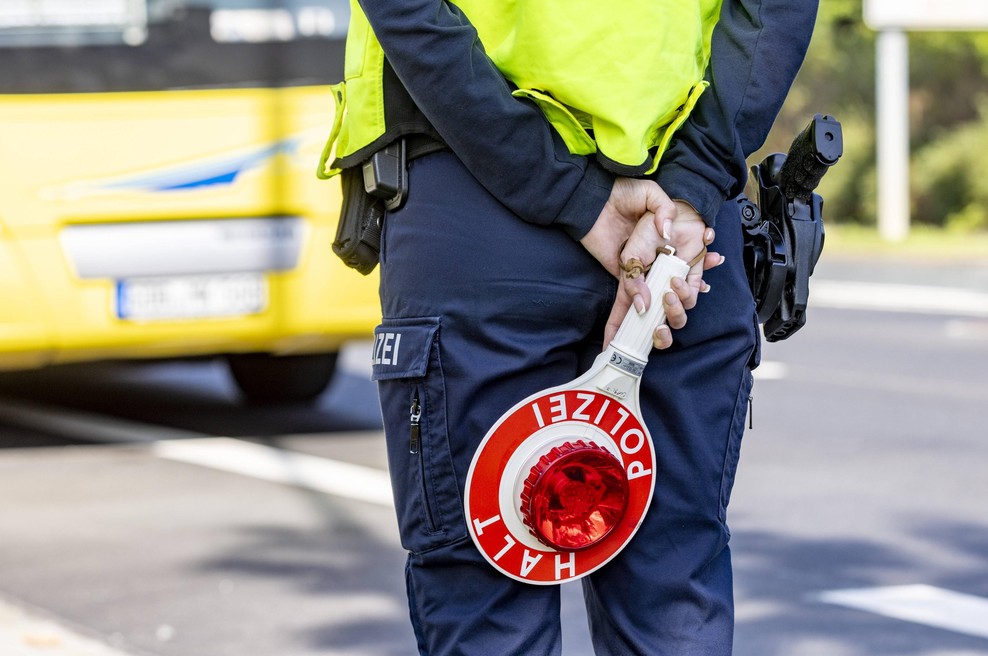 Na poti s Portugalske na Dansko ga je ustavila policija. Pod lepilnim trakom so našli ključni dokaz (foto: Profimedia)