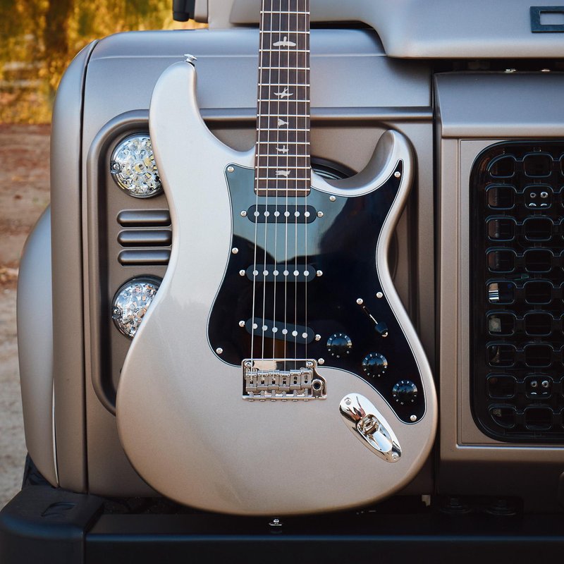 PRS Silver Sky Defender