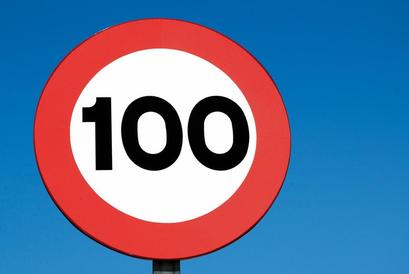 Kaj hočejo severni sosedje z omejitvijo hitrosti na 100 kilometrov?