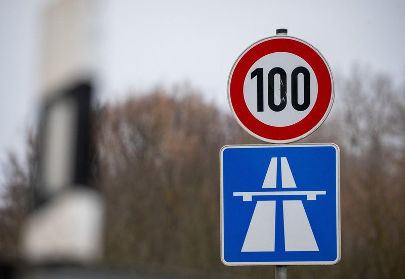 Kaj hočejo severni sosedje z omejitvijo hitrosti na 100 kilometrov?
