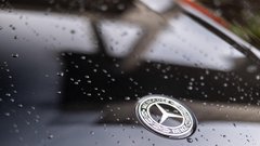 
                                                         Mercedes-Benz GLB 220