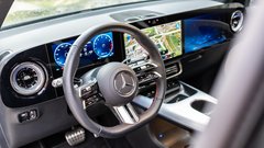 
                                                         Mercedes-Benz GLB 220