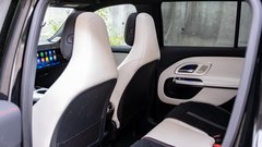 
                                                         Mercedes-Benz GLB 220