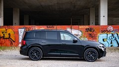 
                                                         Mercedes-Benz GLB 220