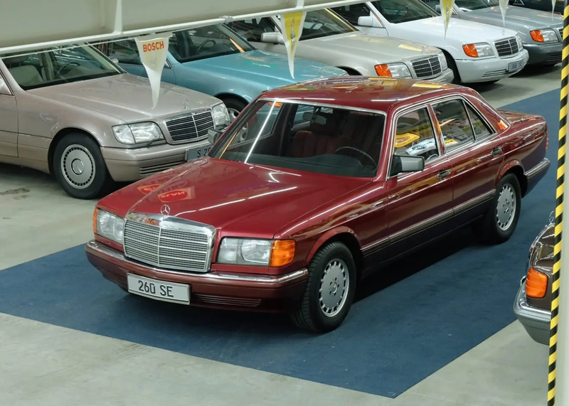 Največja zasebna zbirka Mercedes-Benza razreda S v Evropi naprodaj skoraj za drobiž