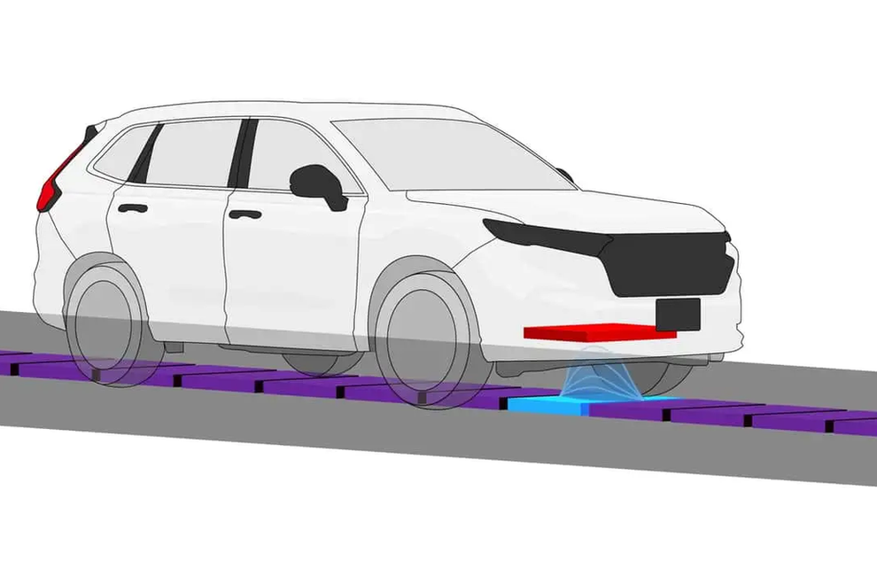 Honda bo preizkusila cesto, ki omogoča polnjenje kar med vožnjo