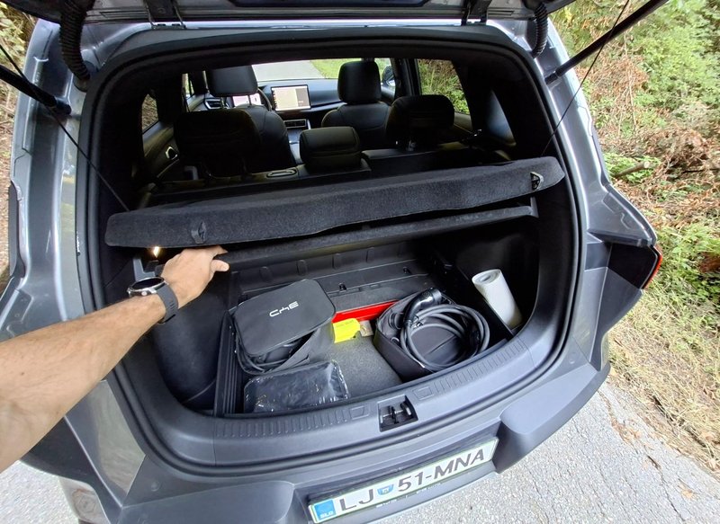 Test: BYD Atto 2 DM-i - Posebnež med mestnimi kompaktneži