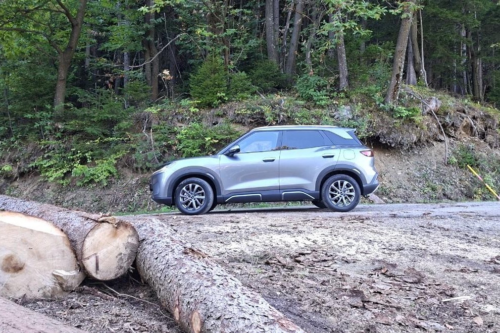 Test: BYD Atto 2 DM-i - Posebnež med mestnimi kompaktneži