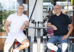 Podkast Avto magazin X Petrol: Elektromobilnost skozi oči klasičnega mehanika – bo zares ostal brez dela?