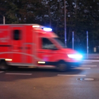 Šest kilometrov je vozil pred reševalci in se jim ni hotel umakniti. Kazen je bila brutalna in ne samo denarna