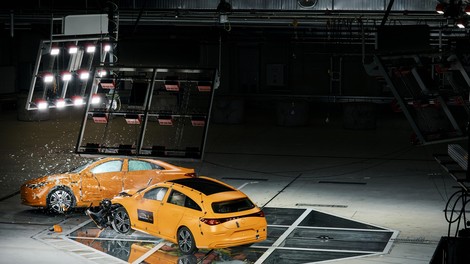 Mercedes-Benz CLA, preizkusni trk