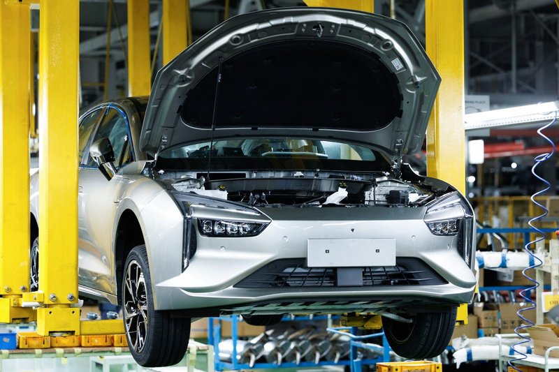 Ruskemu Amberautu za električno limuzino A5 zmanjkuje energije – in kupcev