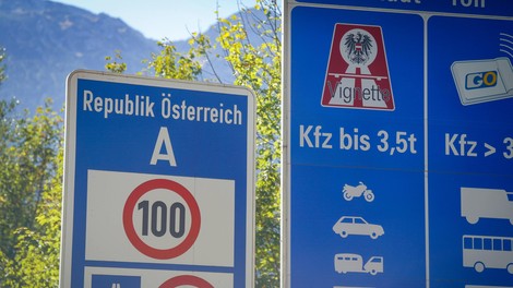 Se vozite po avstrijskih avtocestah? Prihaja nova cena vinjete, a obstaja način za prihranek