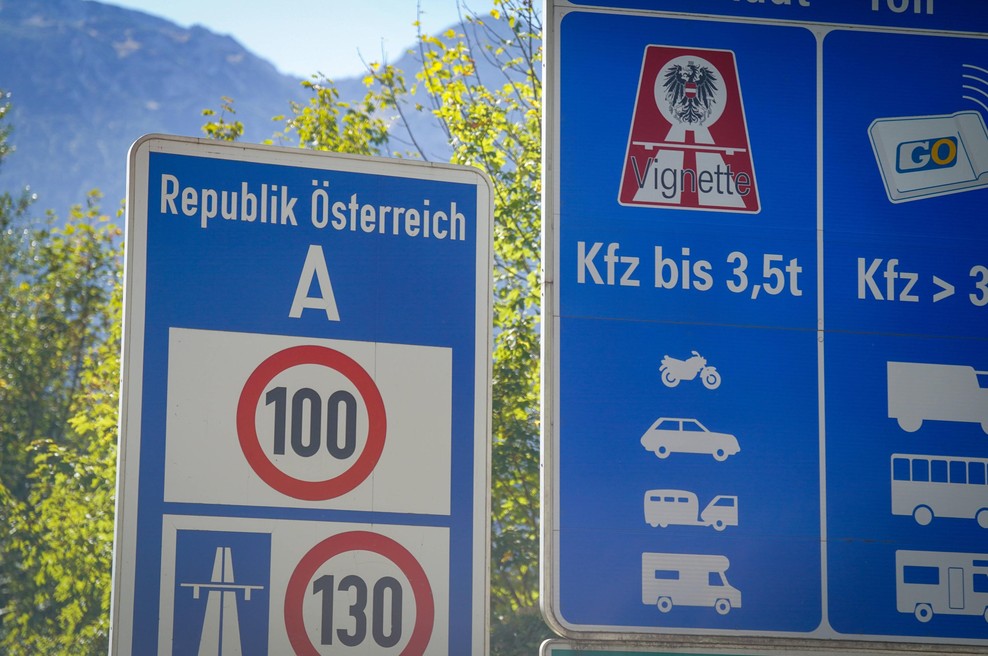 Se vozite po avstrijskih avtocestah? Prihaja nova cena vinjete, a obstaja način za prihranek (foto: Profimedia)