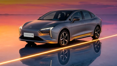 Ruskemu Amberautu za električno limuzino A5 zmanjkuje energije – in kupcev