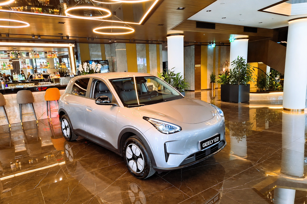 Geely E2 v Sloveniji najprej za predjed, v začetku prihodnjega leta tudi  zares