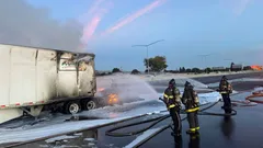 Električni tovornjak Tesla Semi v plamenih, baterija je gorela skoraj deset ur