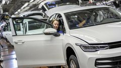 
                                                         Volkswagen zaradi vse večjih stroškovnih pritiskov ustavlja razvoj električnega Golfa