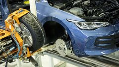 
                                                         Volkswagen zaradi vse večjih stroškovnih pritiskov ustavlja razvoj električnega Golfa